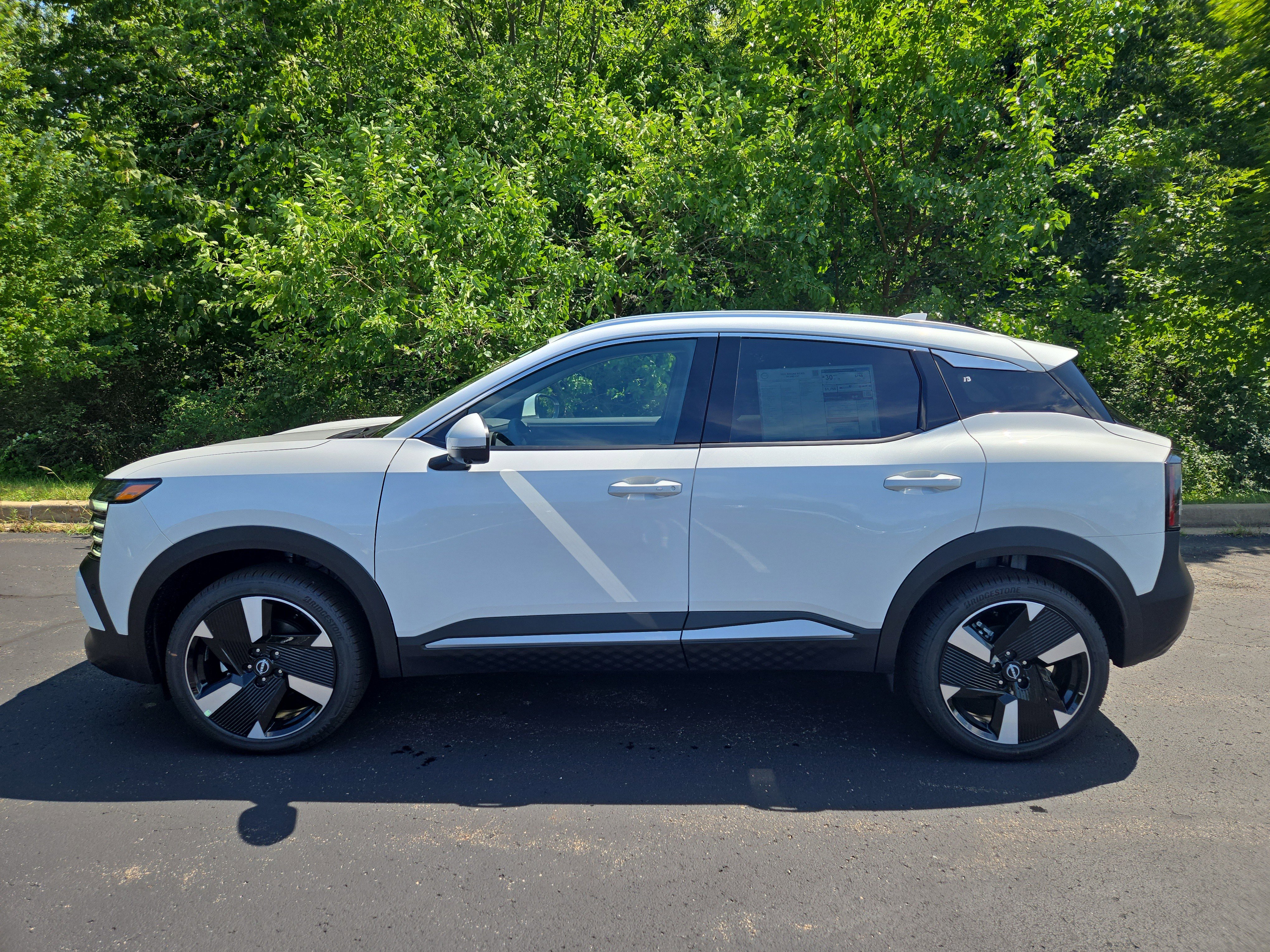 New 2025 Nissan Kicks SR w/ SR Premium Package image 5