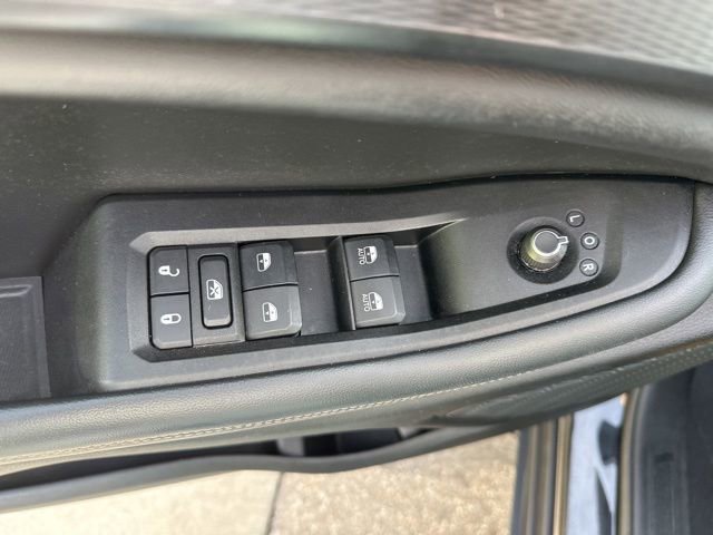 Used 2024 Jeep Grand Cherokee L Laredo image 11