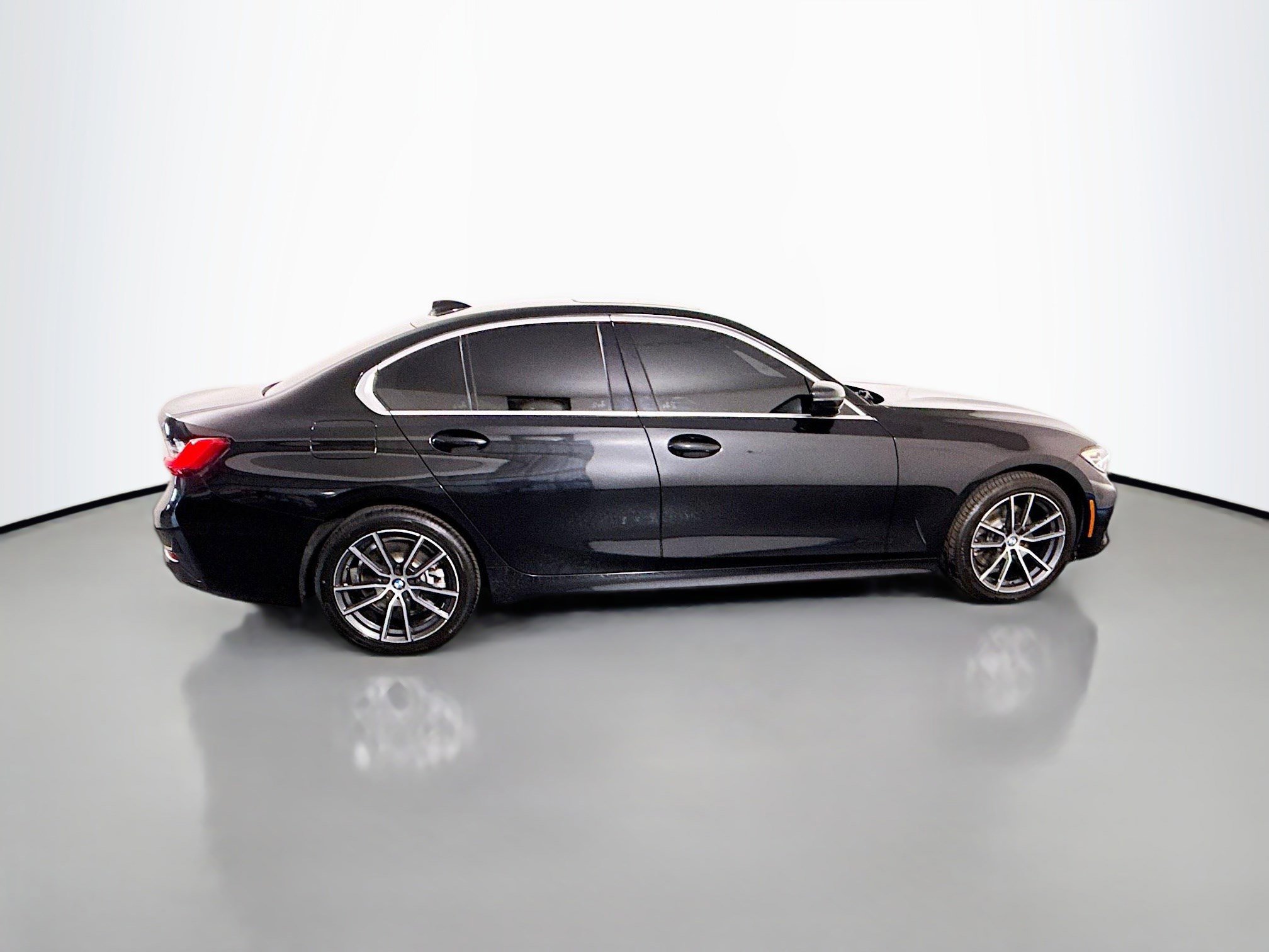 Used 2019 BMW 330i xDrive Sedan w/ Convenience Package image 11