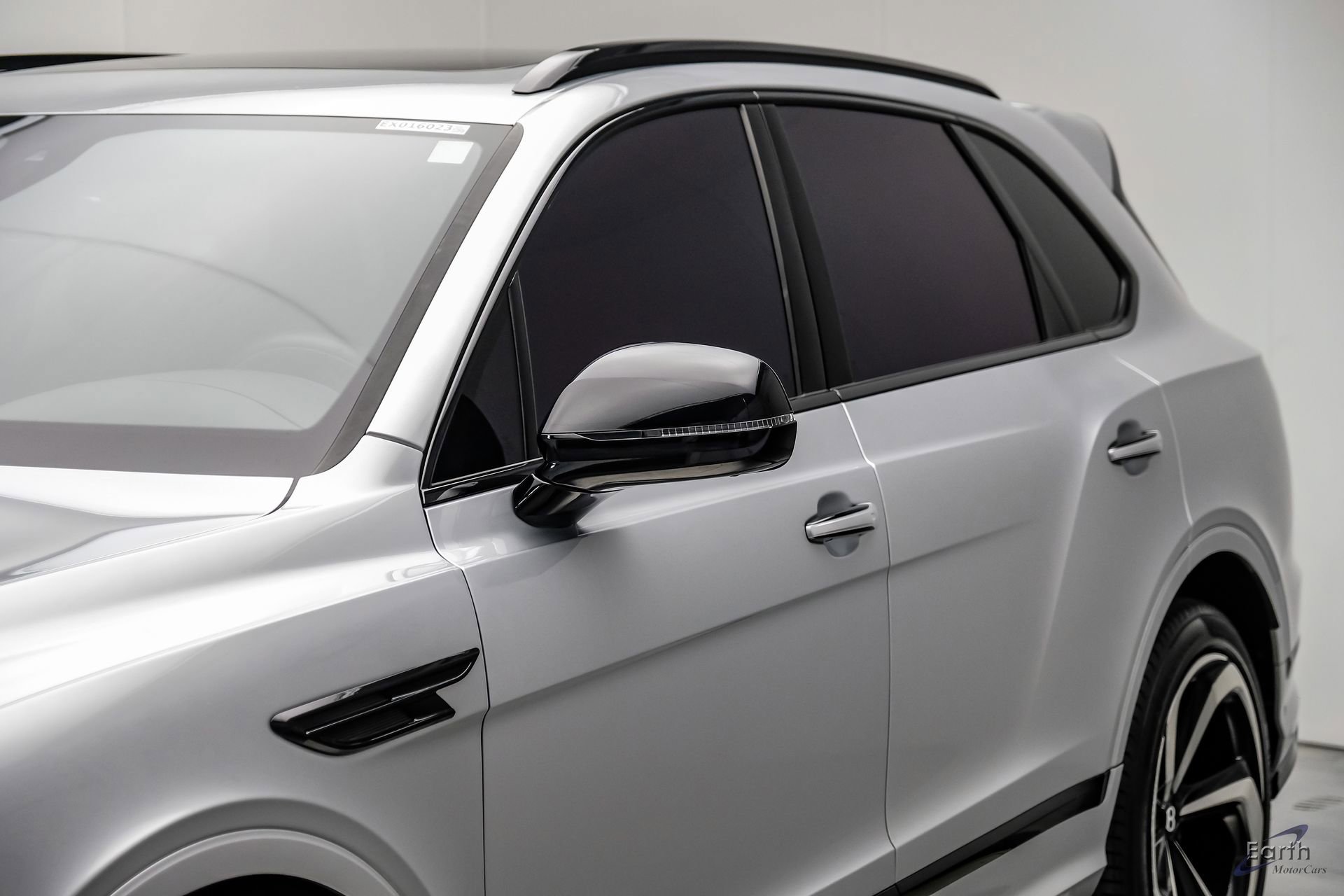 Used 2022 Bentley Bentayga AWD/4WD image 27