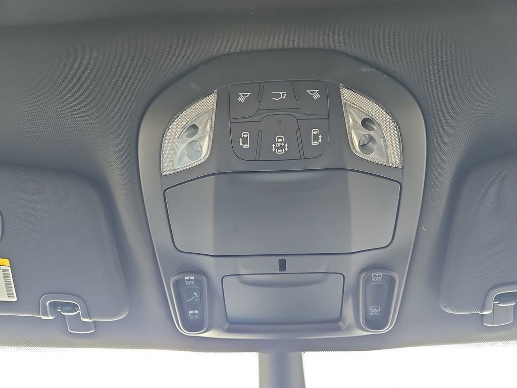 New 2026 Chrysler Pacifica Limited image 11