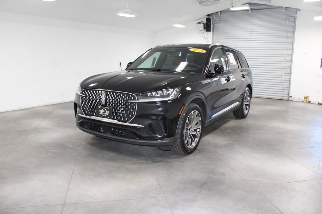 Used 2025 Lincoln Aviator Reserve image 4