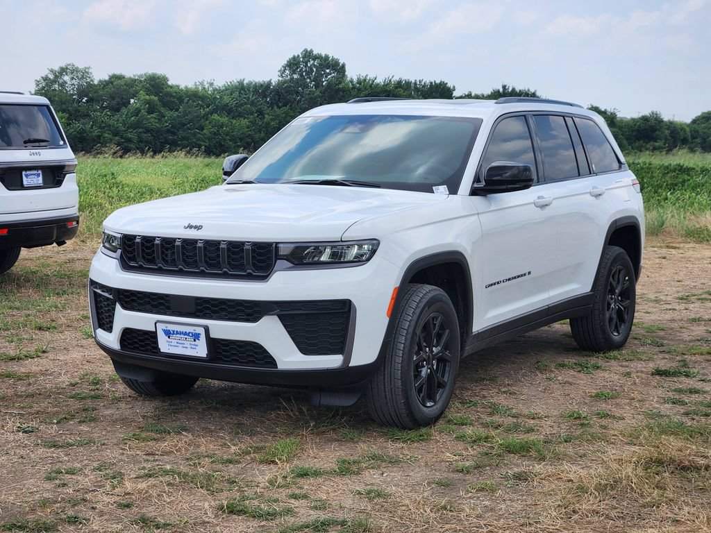 New 2026 Jeep Grand Cherokee Altitude RWD image 2