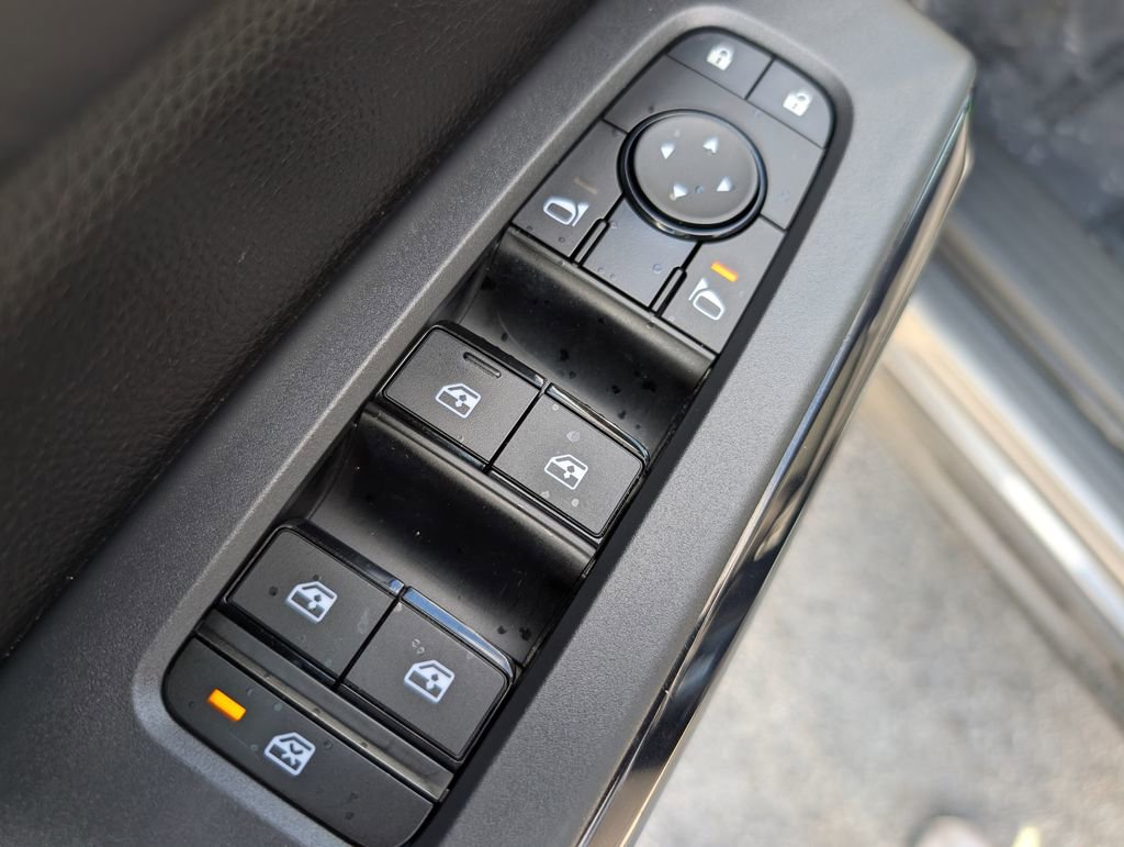 Used 2024 Nissan Pathfinder S AWD/4WD image 16