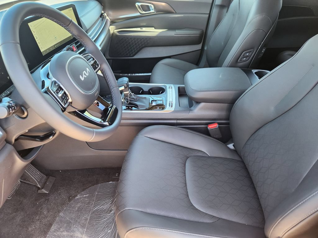 New 2026 Kia Carnival SX w/ SX Dark Edition Package FWD image 7