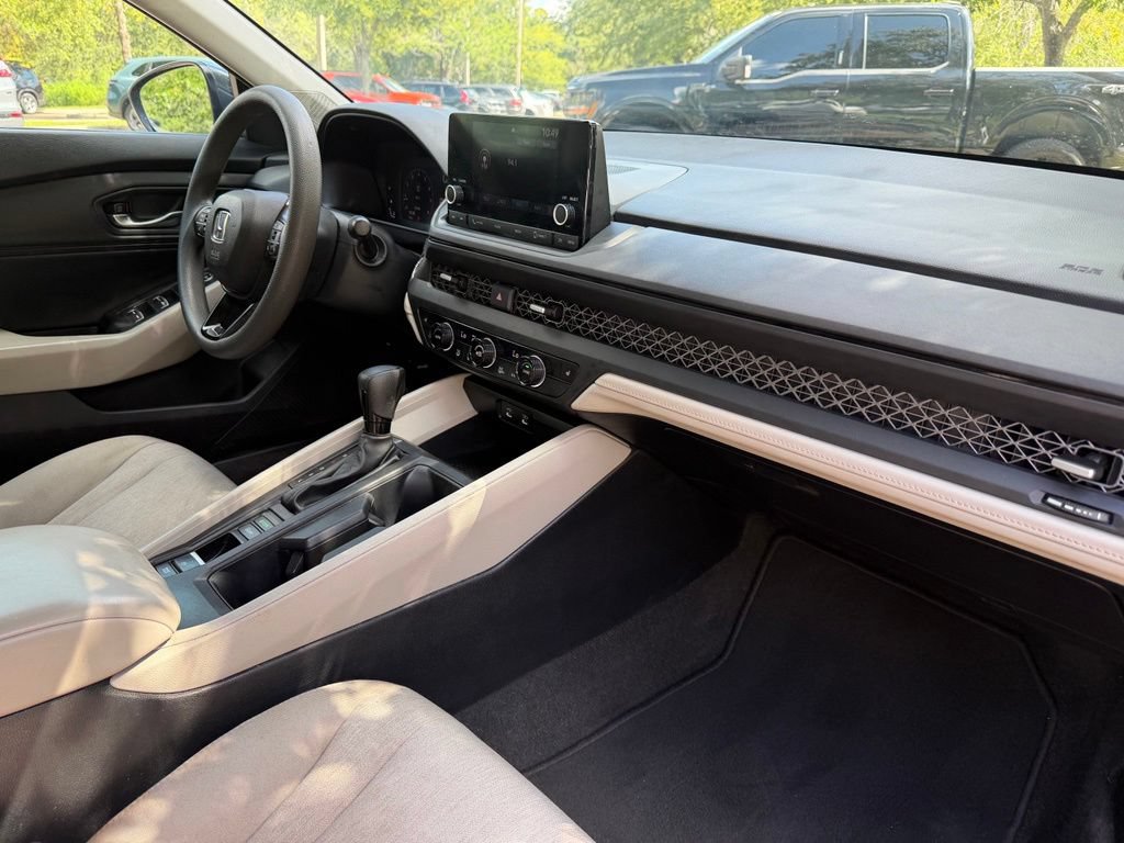 Certified 2023 Honda Accord EX image 10