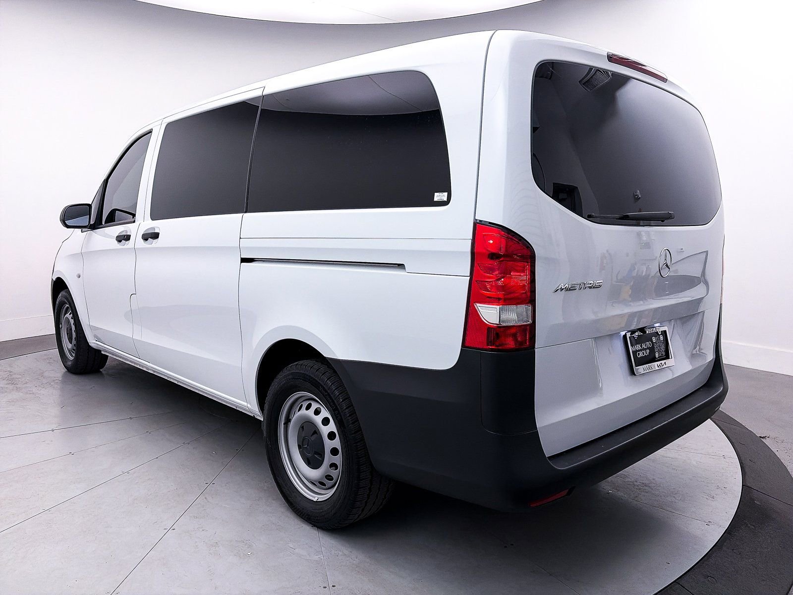 Used 2023 Mercedes-Benz Metris Passenger image 12