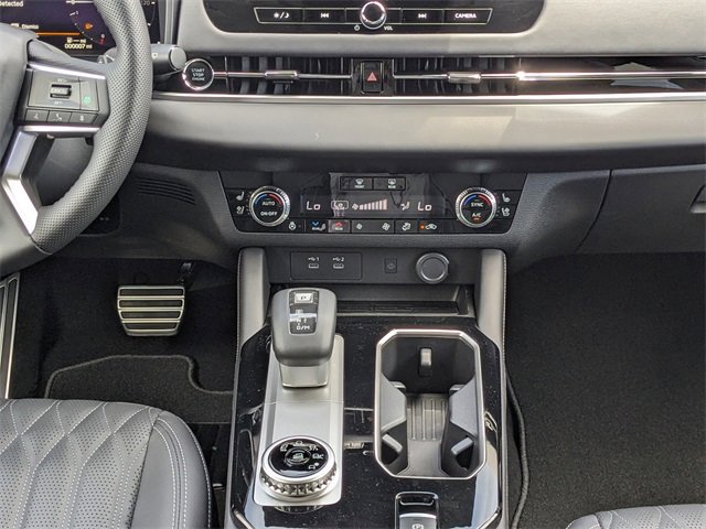 New 2025 Mitsubishi Outlander SEL image 18