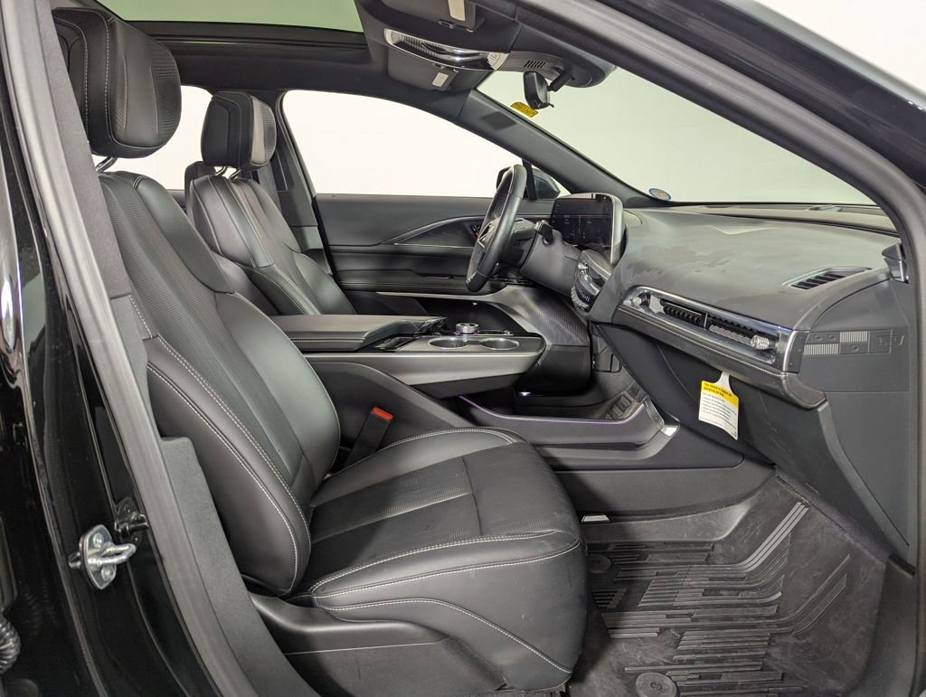 Used 2024 Cadillac Lyriq Luxury w/ LPO, Floor Liner Package image 38