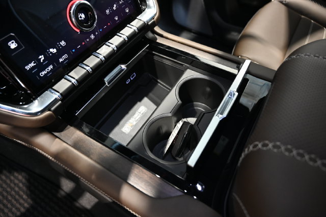 New 2026 GMC Yukon XL Denali Ultimate AWD/4WD image 22