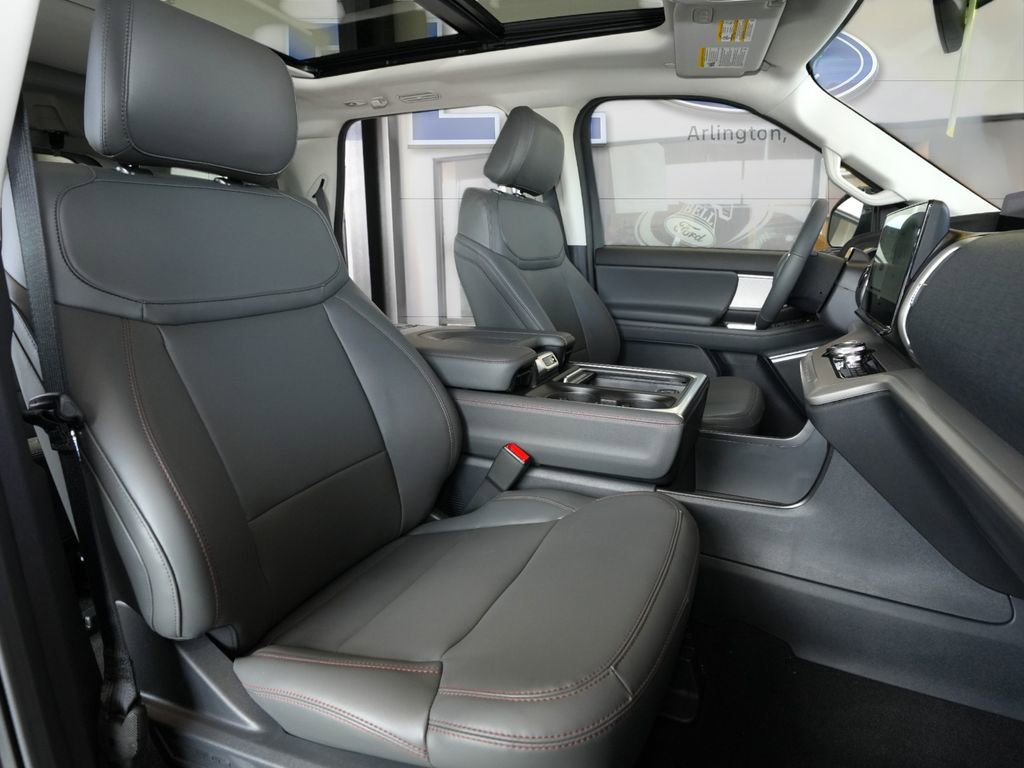 New 2025 Ford Expedition Active image 18