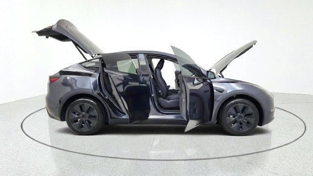 Used 2025 Tesla Model Y Long Range RWD image 20