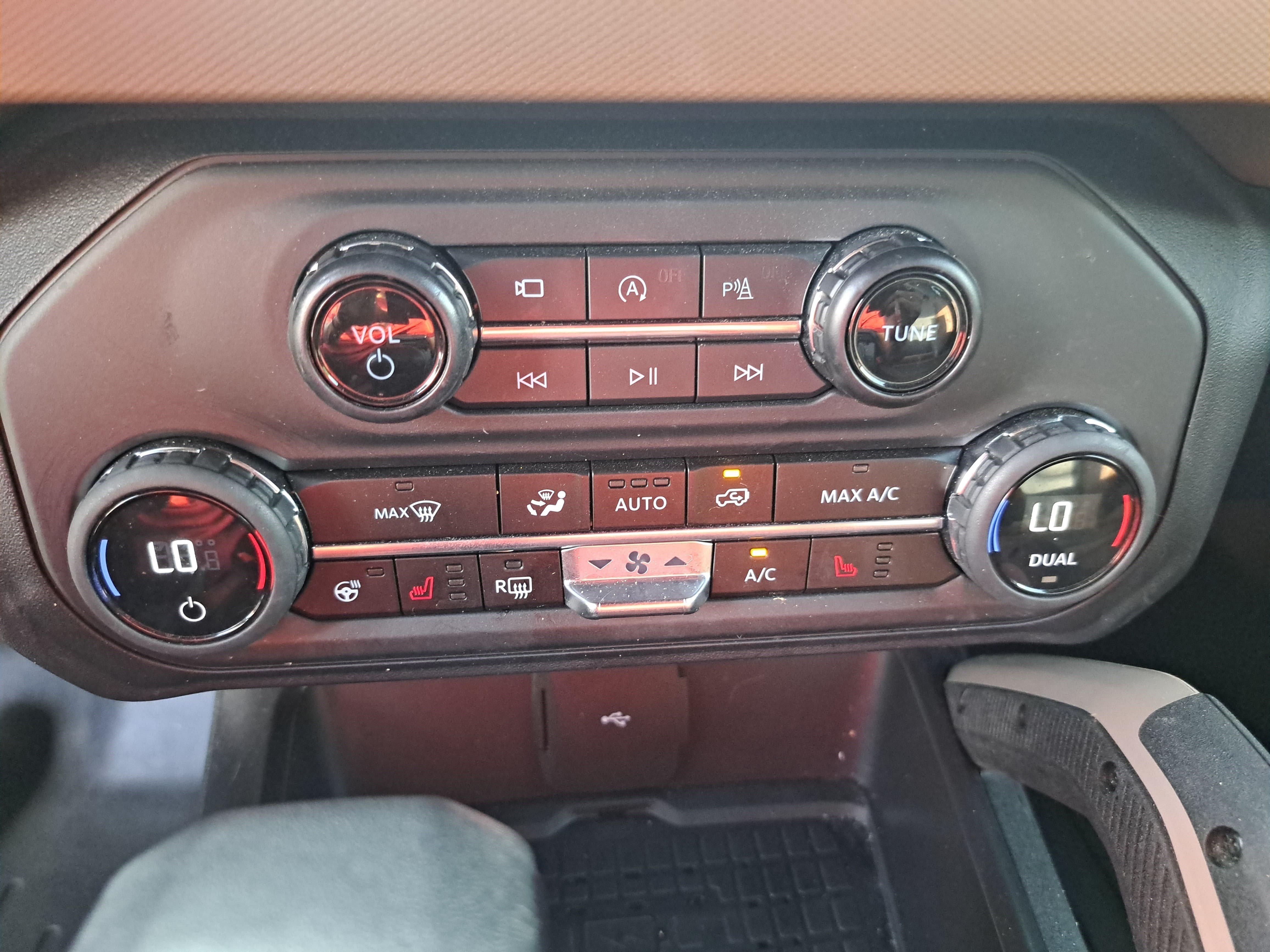 Used 2024 Ford Bronco Outer Banks AWD/4WD image 22