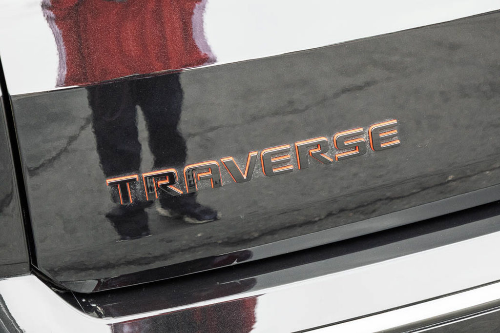 Used 2023 Chevrolet Traverse Premier w/ Redline Edition AWD/4WD image 43