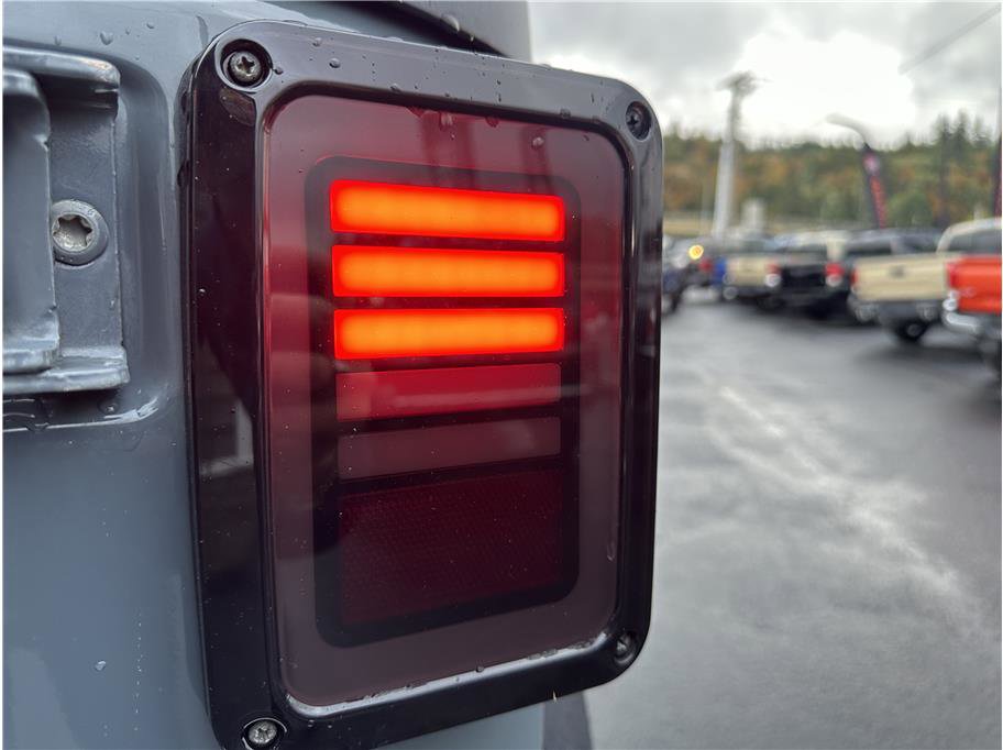 Used 2015 Jeep Wrangler Sport w/ Connectivity Group image 10