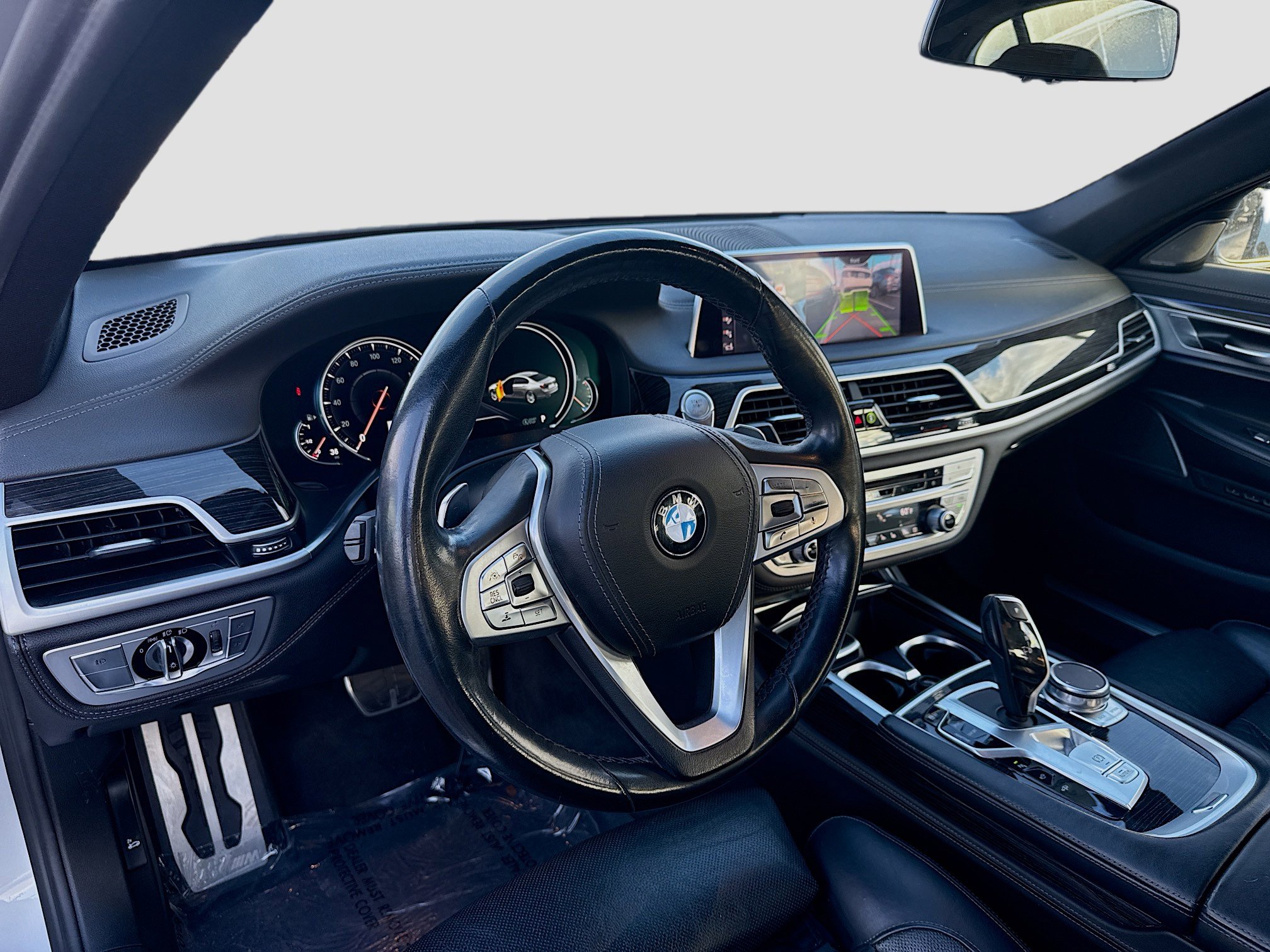 Used 2019 BMW 750i w/ M Sport Package image 7