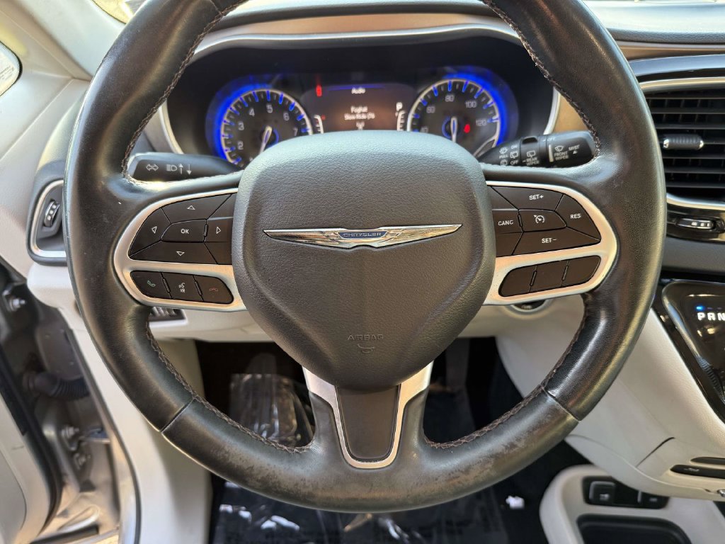 Used 2018 Chrysler Pacifica Touring-L Plus w/ Tire & Wheel Group FWD image 20