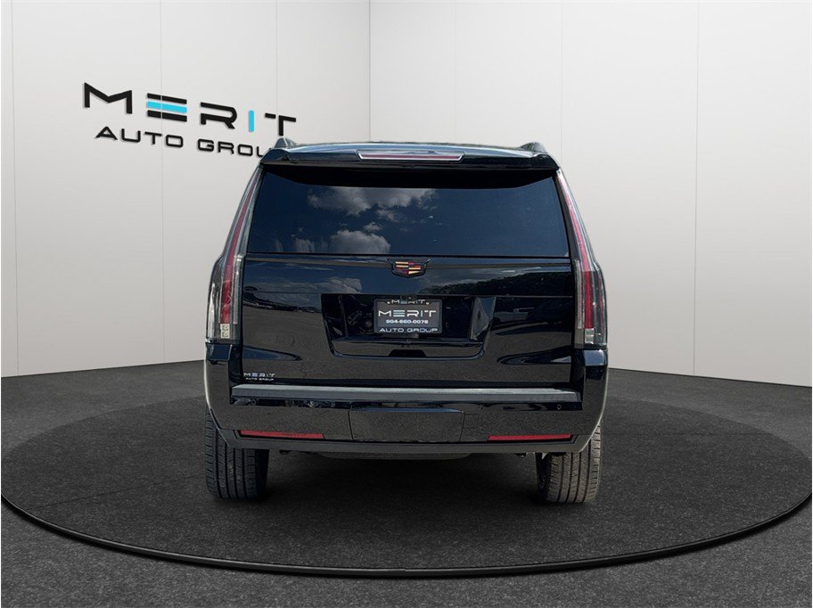 Used 2019 Cadillac Escalade Luxury w/ Escalade Sport Edition AWD/4WD image 8