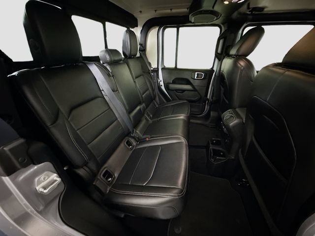 Used 2020 Jeep Gladiator Overland AWD/4WD image 23