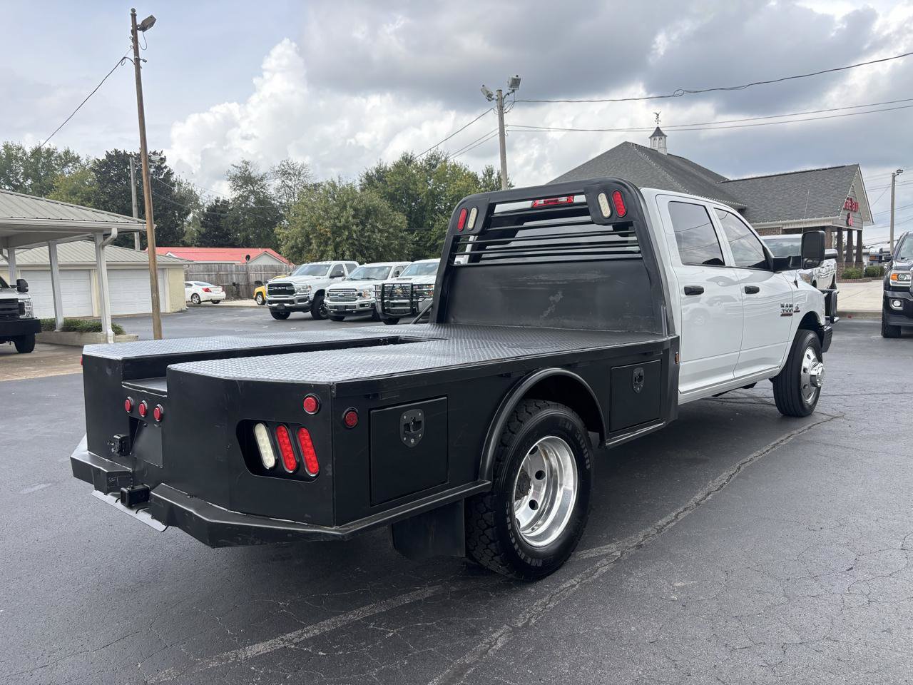 Used 2014 RAM 3500 Tradesman w/ Chrome Appearance Group AWD/4WD image 5