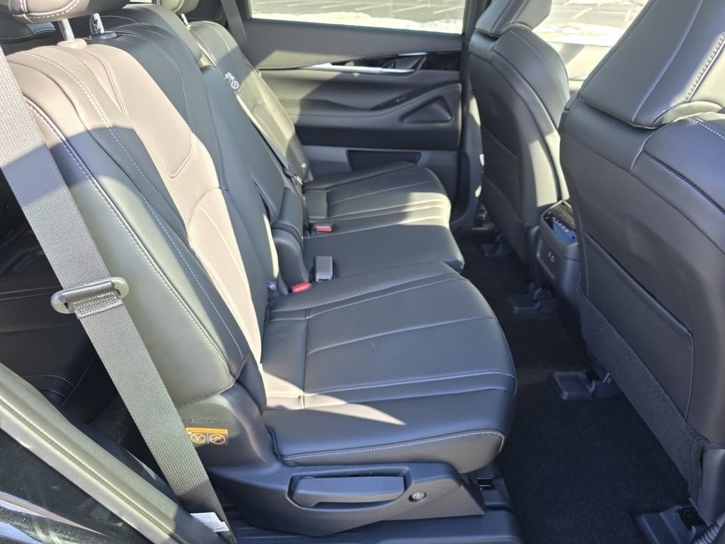 Certified 2025 INFINITI QX60 Pure image 22