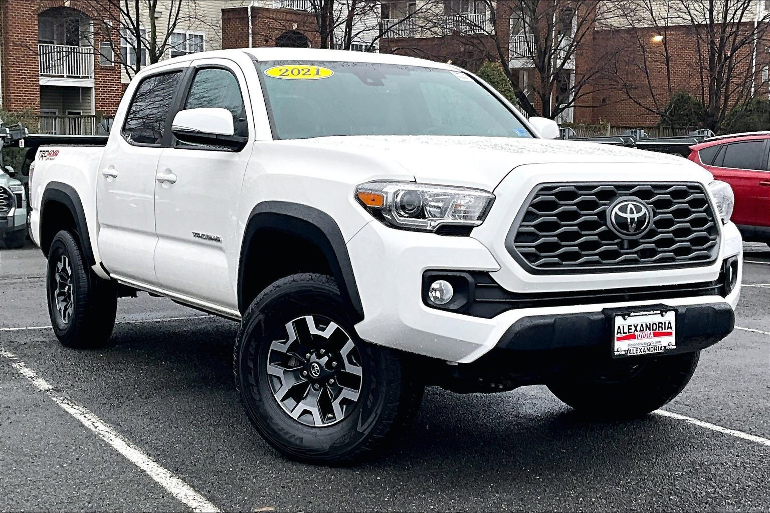 Used 2021 Toyota Tacoma TRD Off-Road image 2