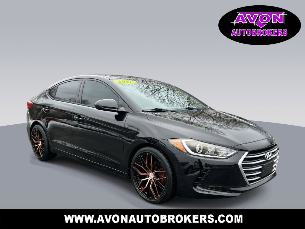 Used 2017 Hyundai Elantra SE image 1