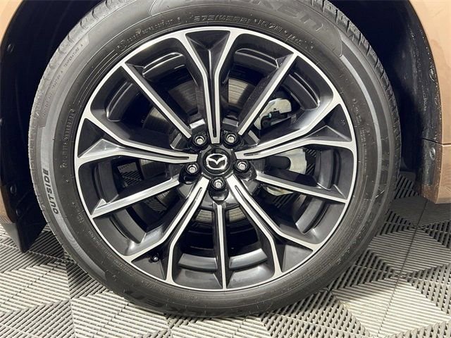 Used 2025 MAZDA CX-70 3.3 Turbo S w/ Premium Package image 18