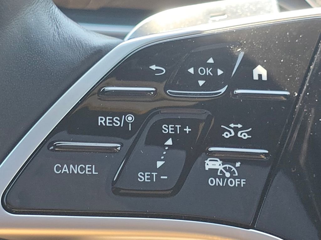 Used 2025 Mercedes-Benz GLS 450 4MATIC image 36