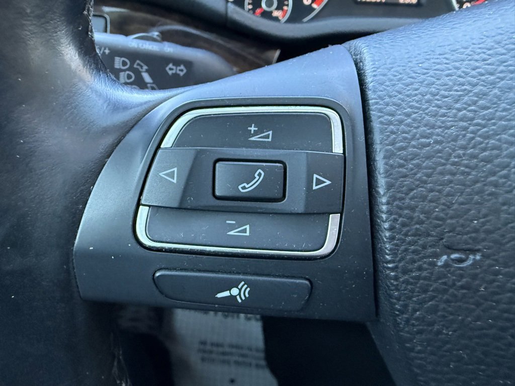 Used 2015 Volkswagen Passat TDI SEL Premium image 19