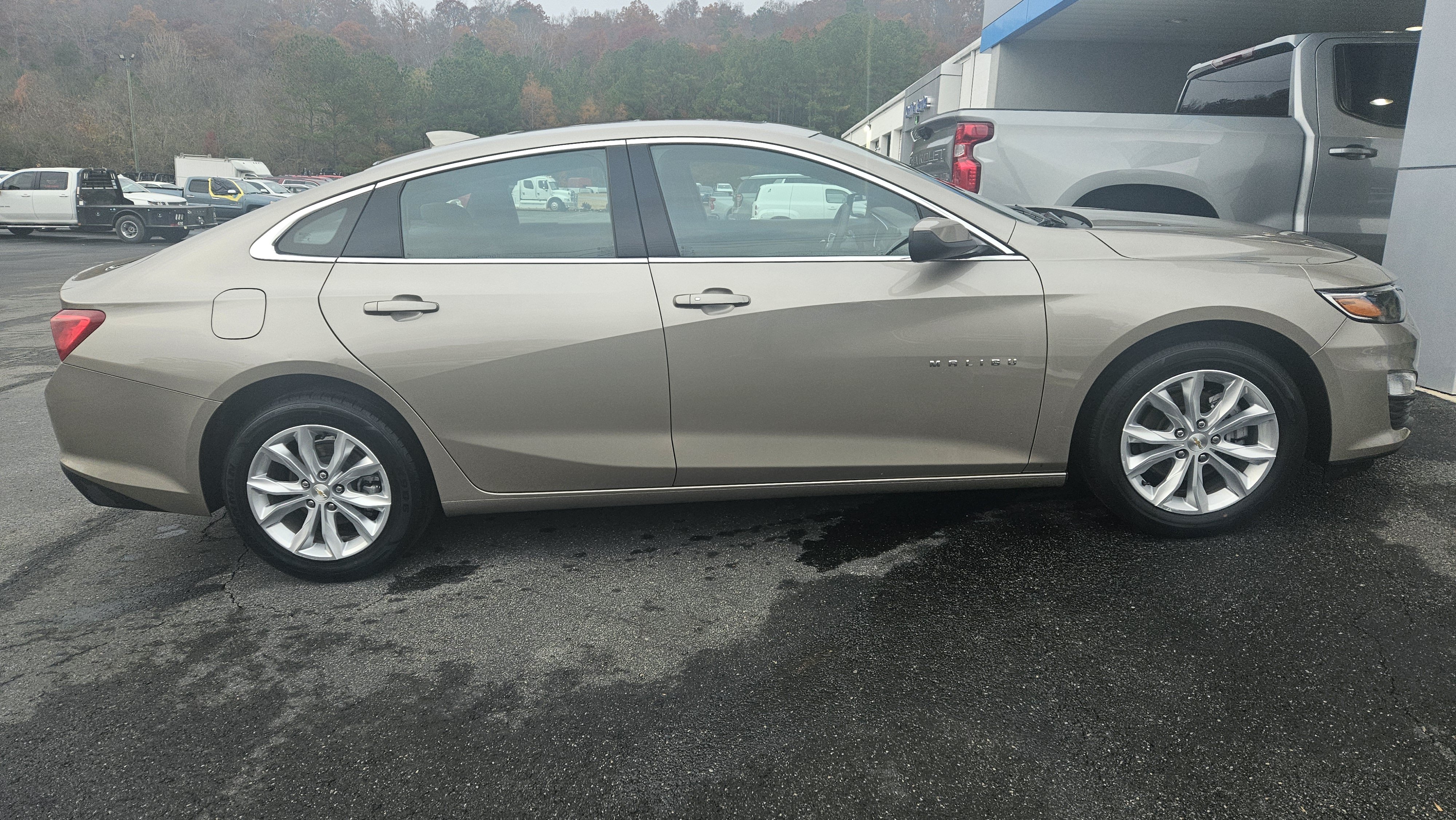 Used 2024 Chevrolet Malibu LT FWD image 7