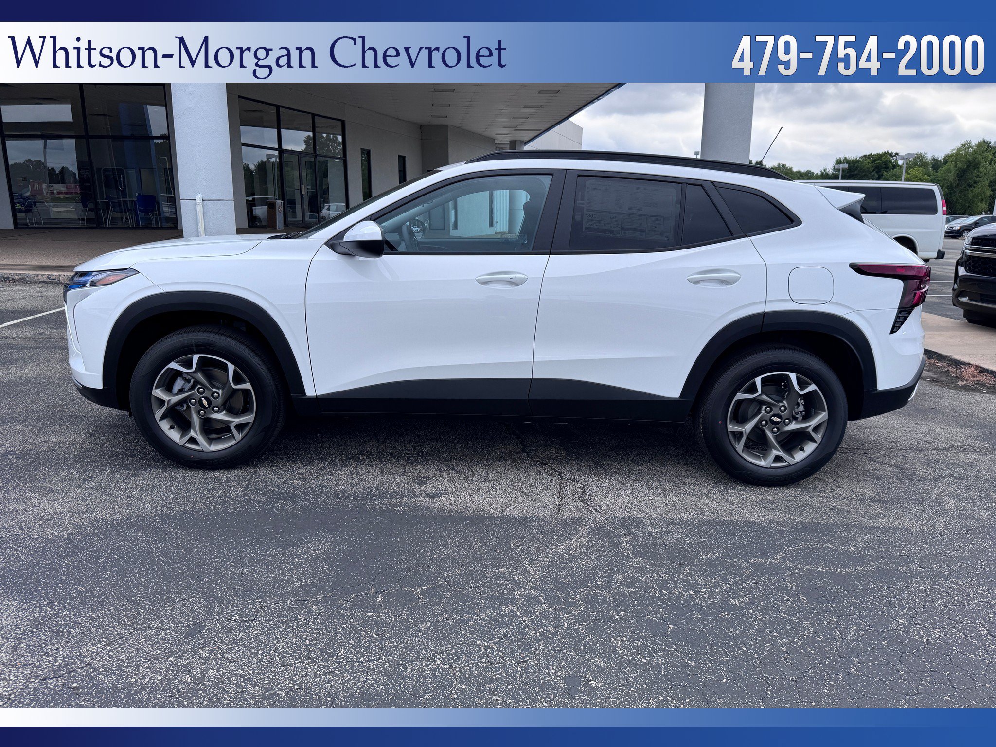 New 2026 Chevrolet Trax LT w/ LT Convenience Package FWD image 2