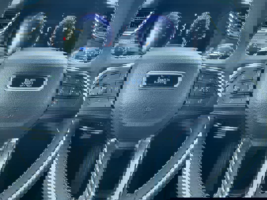 Used 2023 Jeep Grand Cherokee Altitude image 14