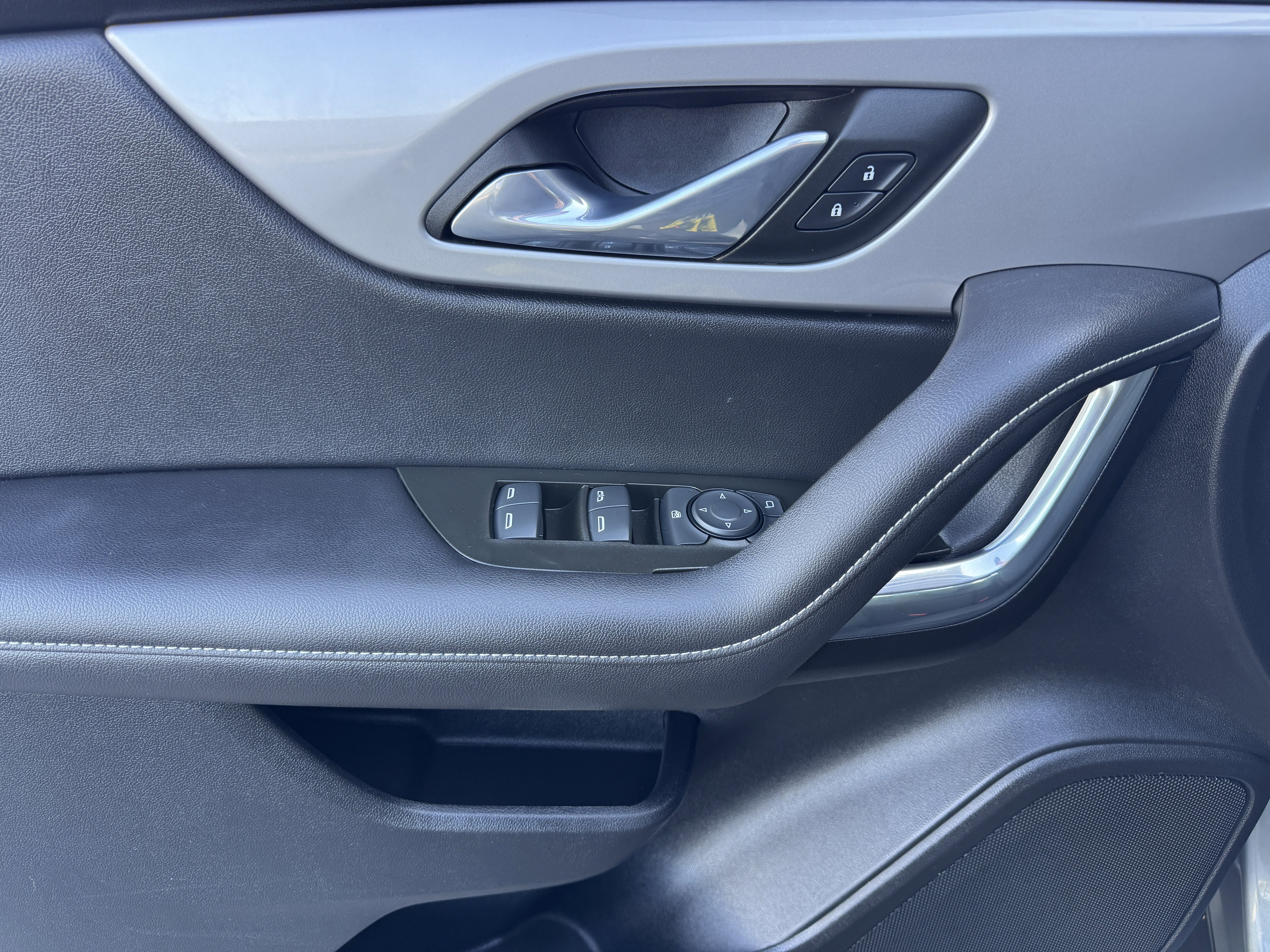 Used 2023 Chevrolet Blazer LT image 10