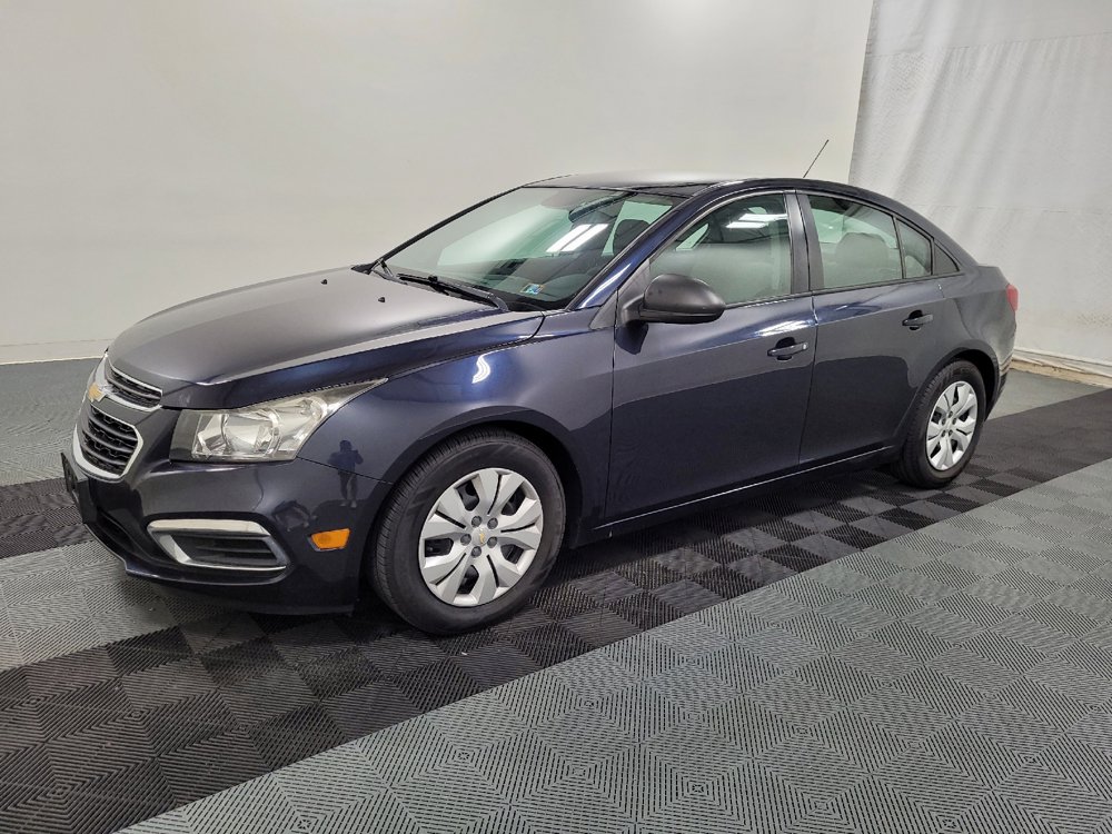 Used 2015 Chevrolet Cruze LS FWD image 2
