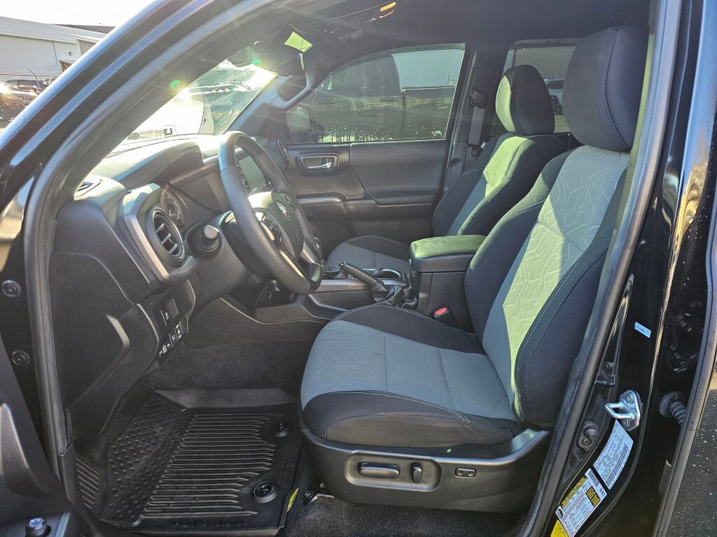 Used 2023 Toyota Tacoma TRD Off-Road image 19