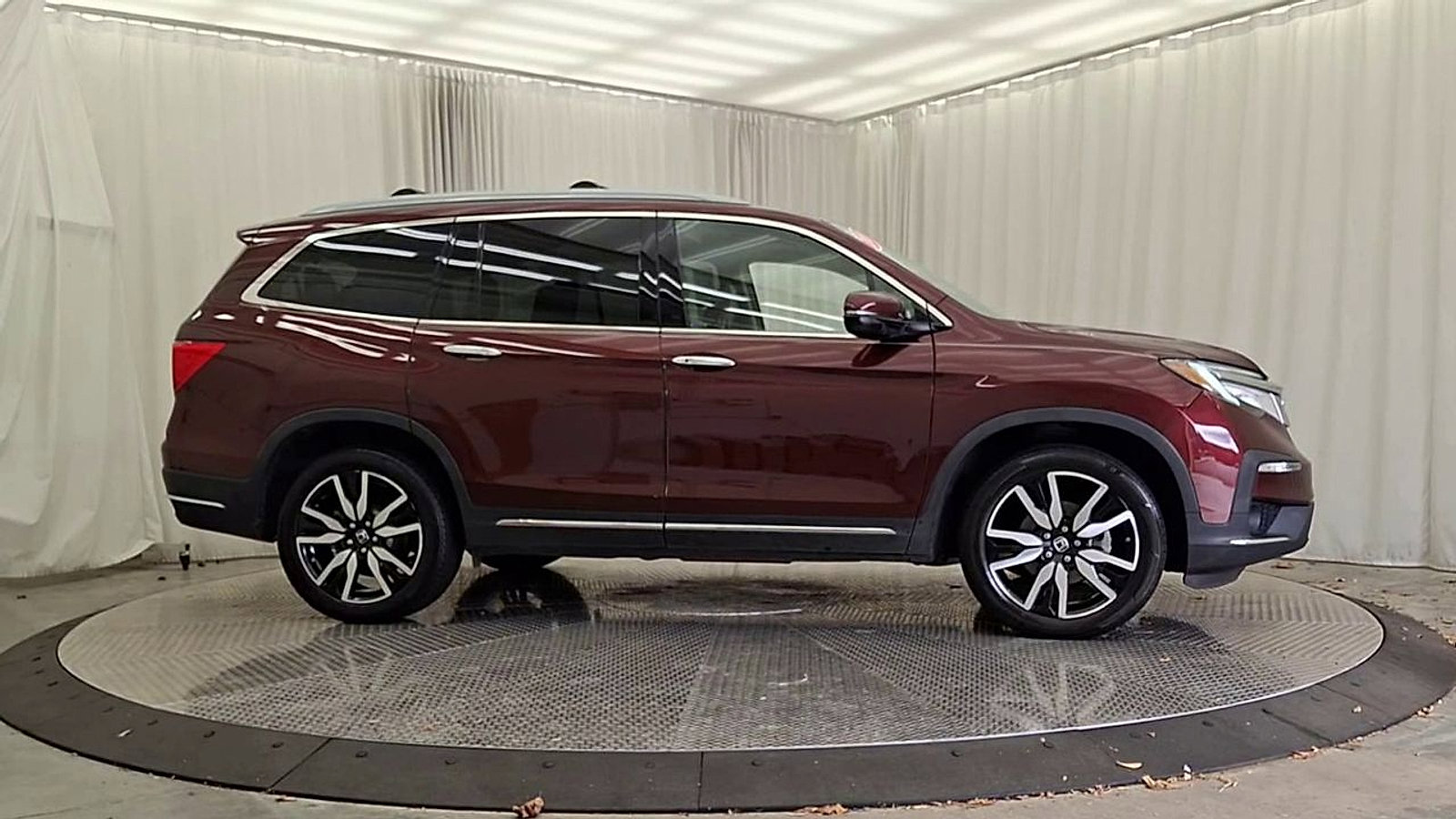 Used 2019 Honda Pilot Touring image 6