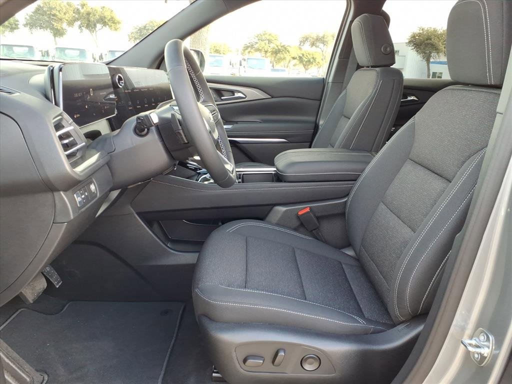 New 2026 Chevrolet Traverse LT image 11