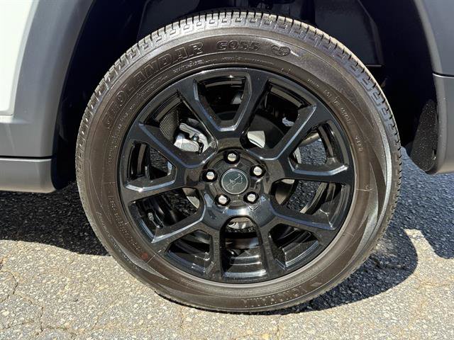 Certified 2026 Jeep Compass Latitude image 32