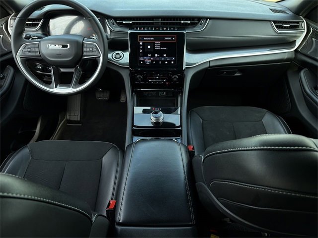 Used 2023 Jeep Grand Cherokee Altitude image 17