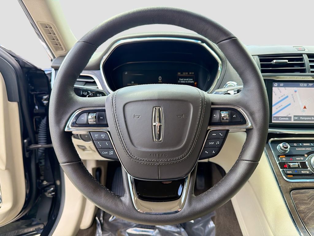 Used 2020 Lincoln Continental w/ Premium Package image 11