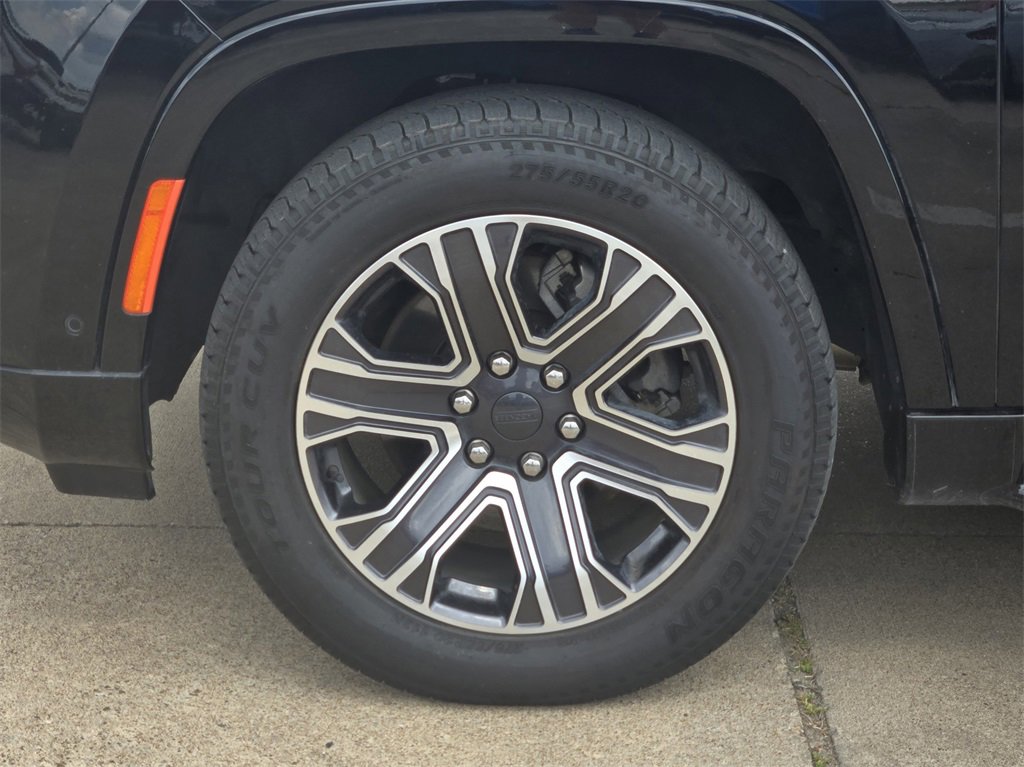 Used 2023 Jeep Wagoneer L Series II image 10