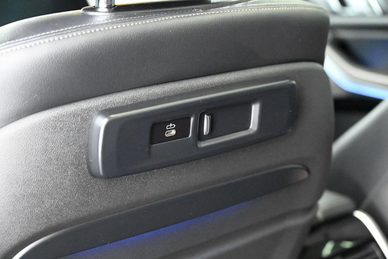 Used 2020 BMW X5 M50i w/ Premium Package AWD/4WD image 36