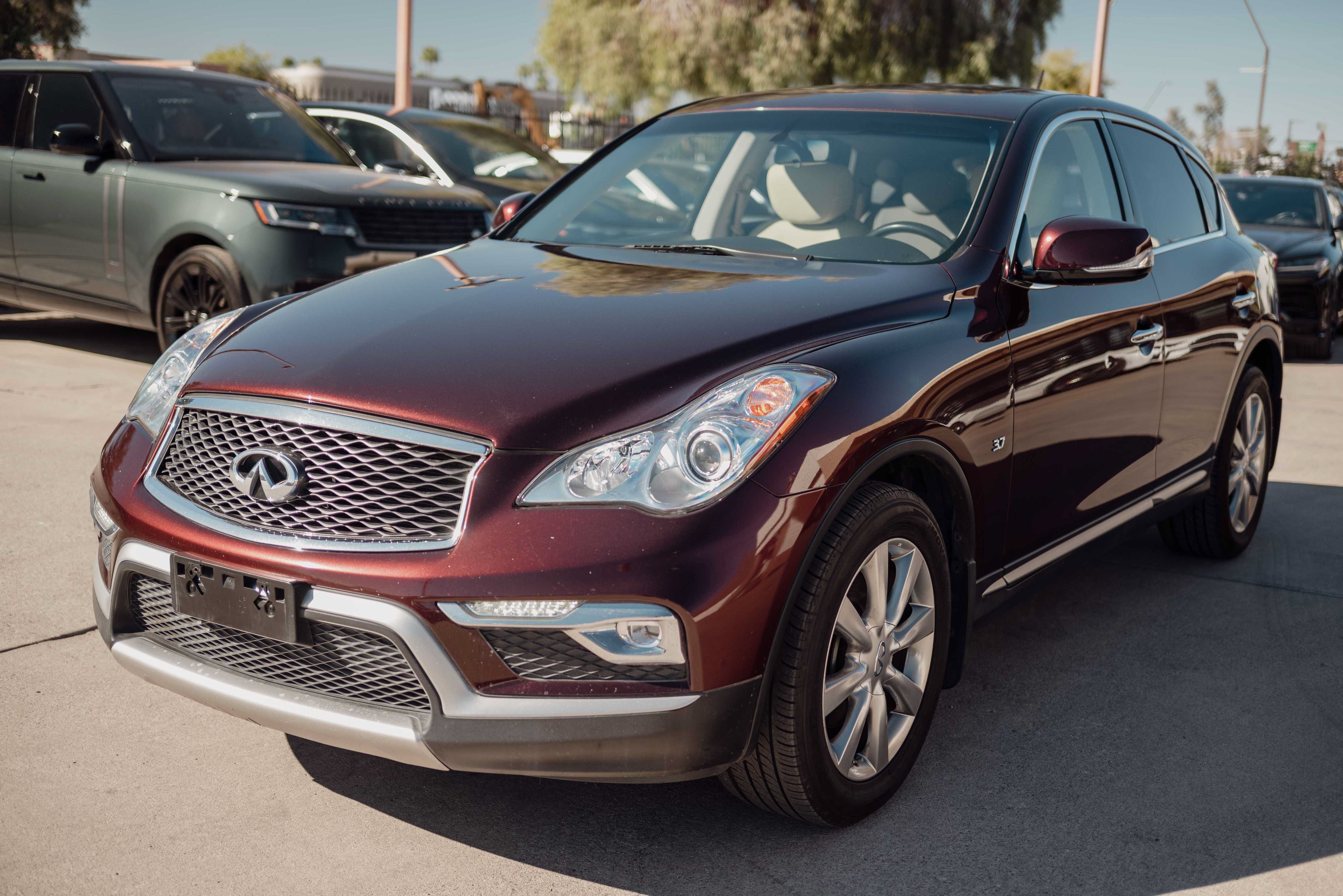 Used 2017 INFINITI QX50 2WD image 2