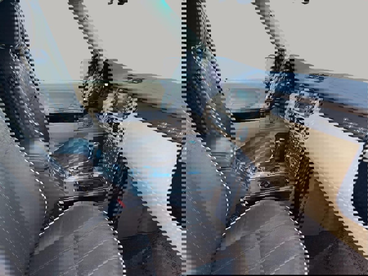 Used 2010 Land Rover Range Rover Supercharged image 37