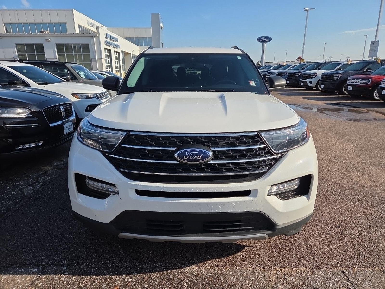 Used 2024 Ford Explorer XLT w/ Equipment Group 202A AWD/4WD image 11