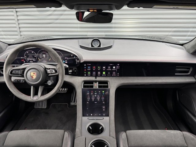 Used 2024 Porsche Taycan GTS image 18