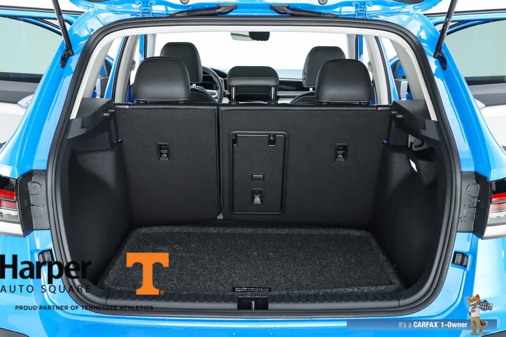 Used 2025 Volkswagen Taos SEL image 29