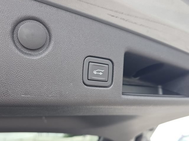Used 2024 Chevrolet Equinox LT w/ LPO, Floor Liner Package FWD image 12