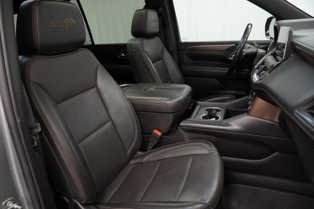 Used 2023 Chevrolet Suburban High Country AWD/4WD image 32